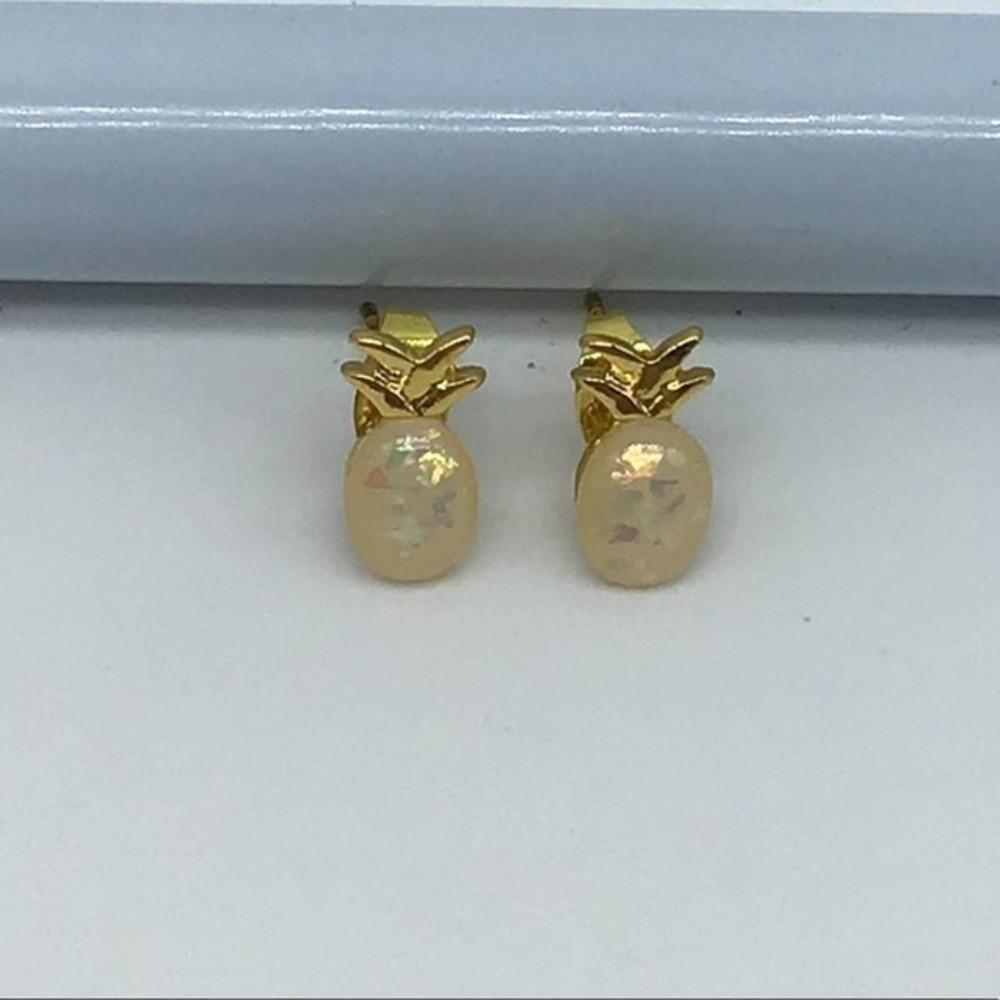 UNBRANDED pineapple faux opal fashion earrings